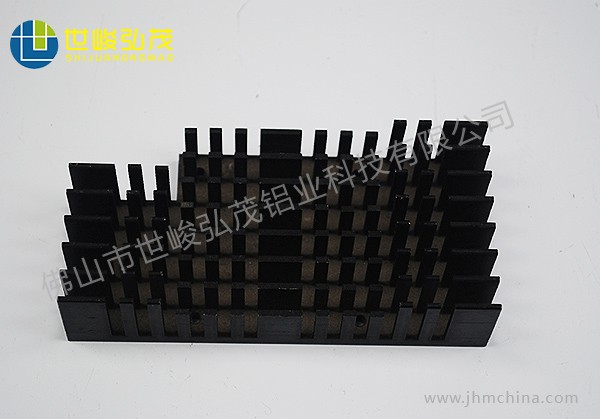 鋁合金散熱器生產廠家解析:什么是工業鋁型材? 鋁合金散熱器生產廠家解析:什么是工業鋁型材?